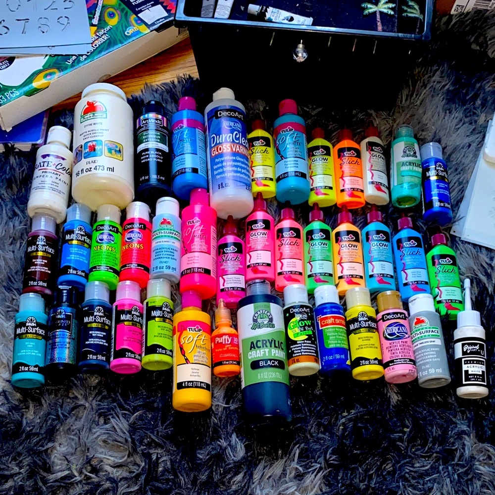 Assorted Paint Set
